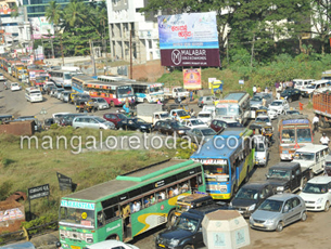 Mobile phones can’t be used at traffic signals, too